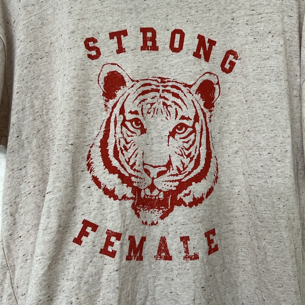 Graphic Tee - Picture 2 of 5